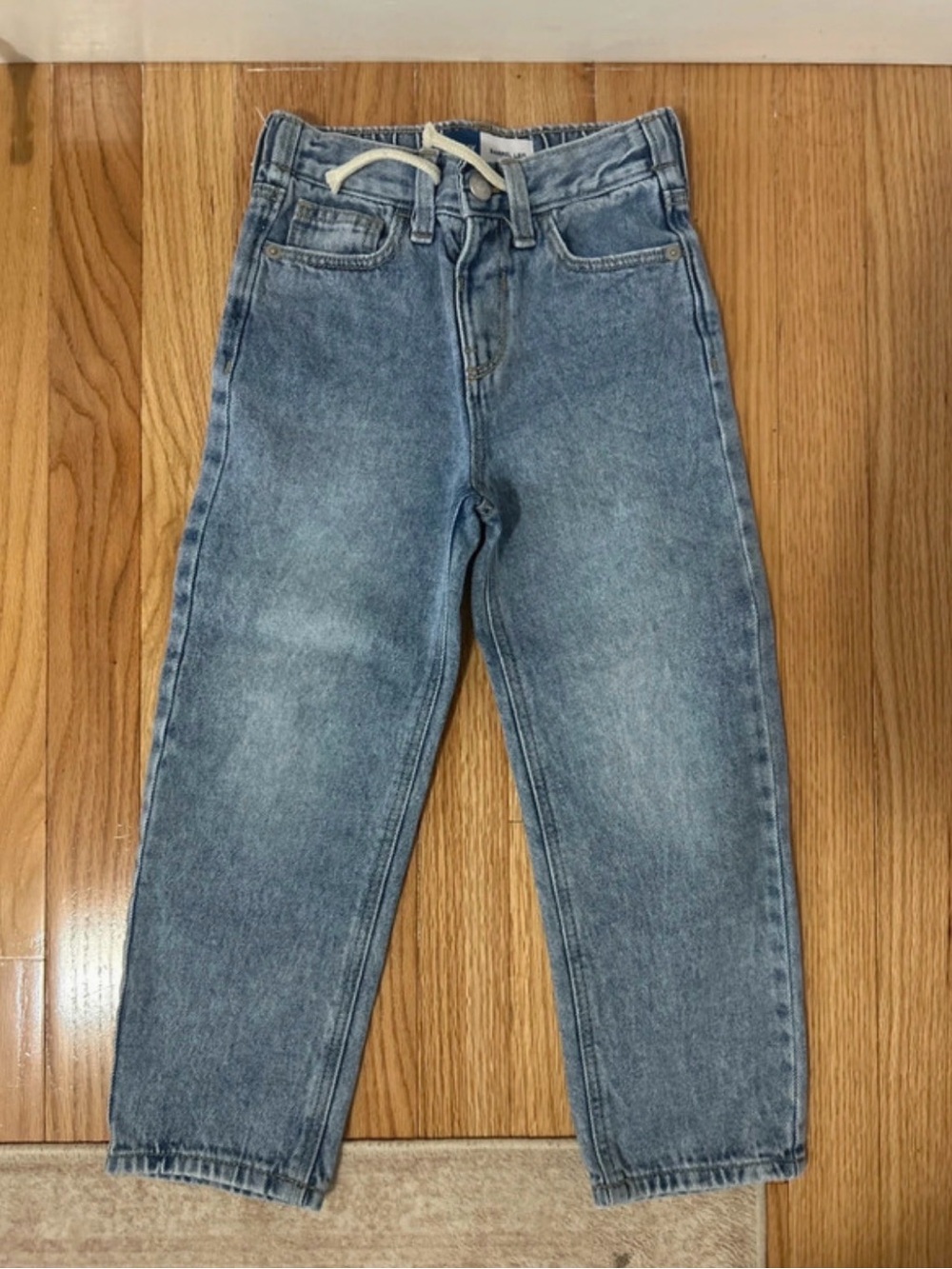 Old Navy Barrel Leg Cotton
Jeans
Size 5T
#barrelleg #kids